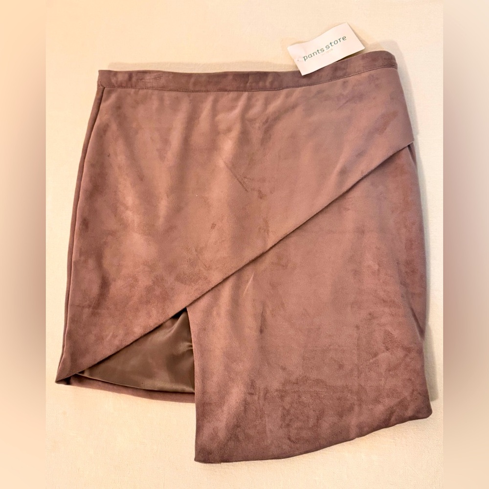 NWT, Pants Store Olivia Khaki Faux Suede Mini Skirt, size L